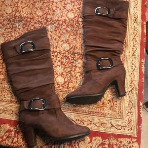 Brown faux suede boots!